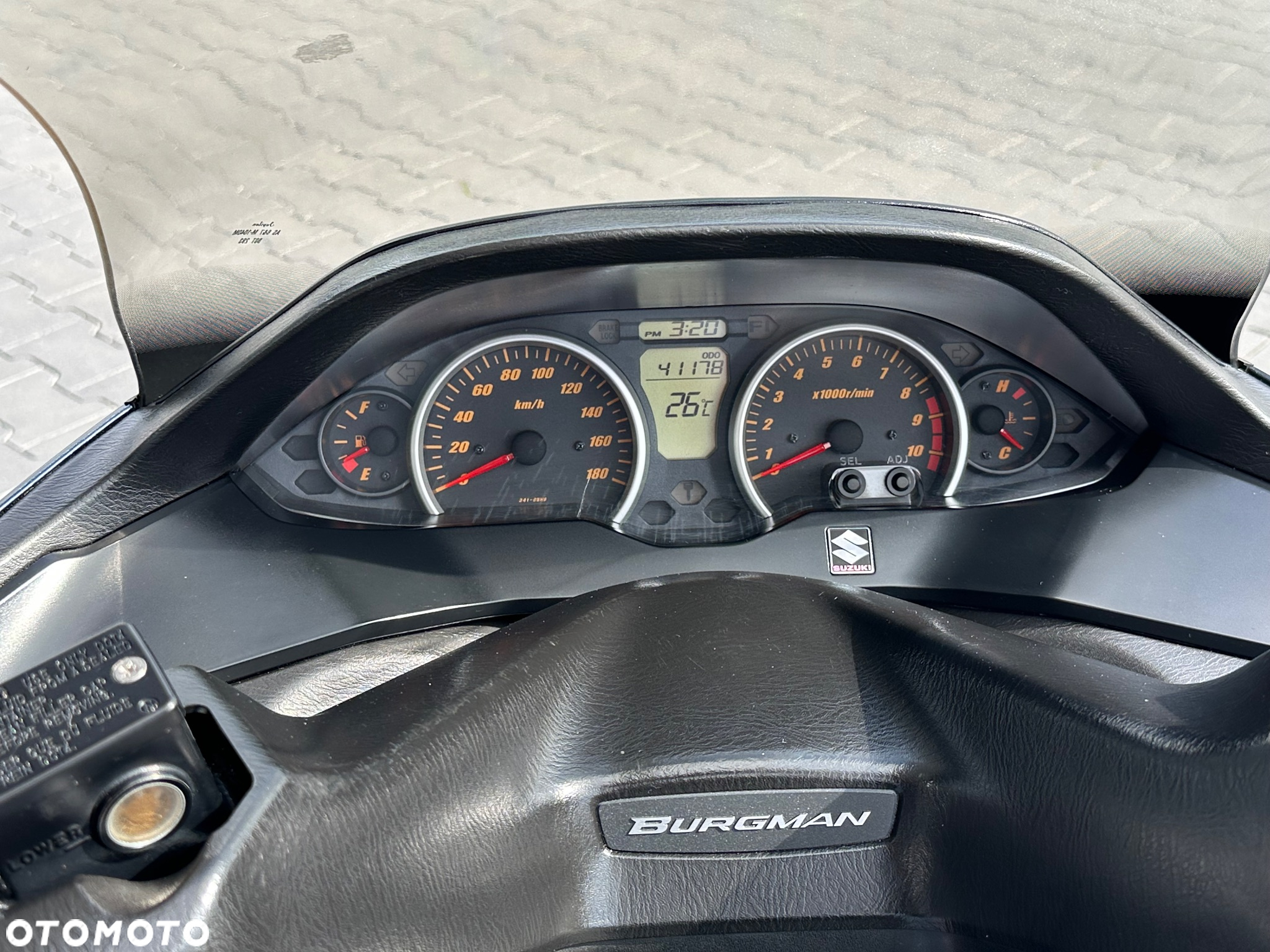 Suzuki Burgman - 21