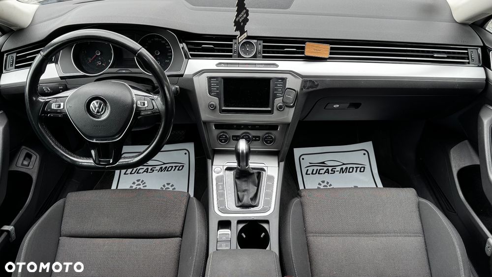 Volkswagen Passat - 27