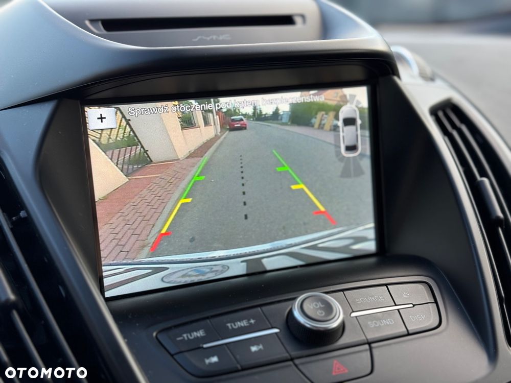 Ford Kuga 1.5 EcoBoost 2x4 Titanium - 26