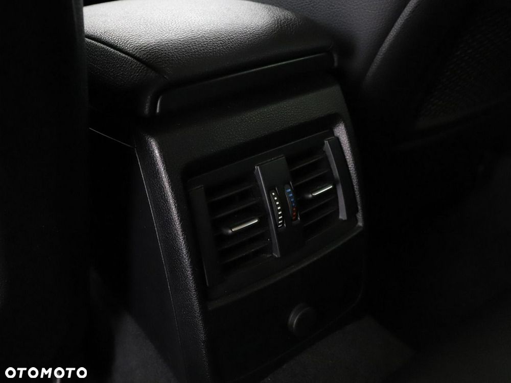 BMW Seria 1 118d Edition Metropolitan - 36