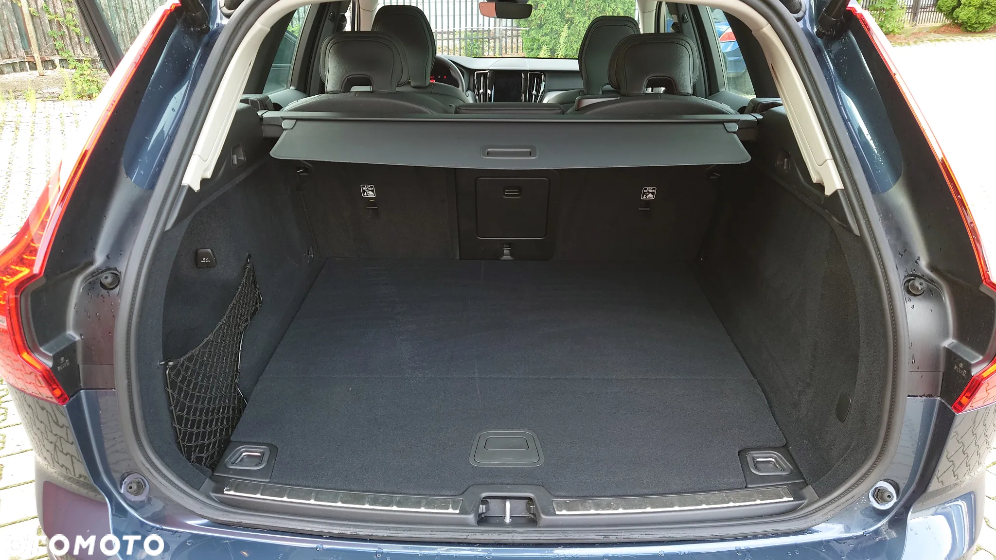 Volvo XC 60 T6 AWD Plug-in Hybrid Plus Dark - 28