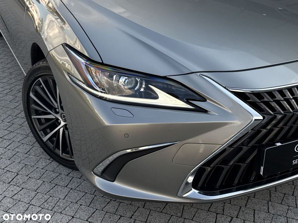 Lexus ES 300h Business Edition - 27