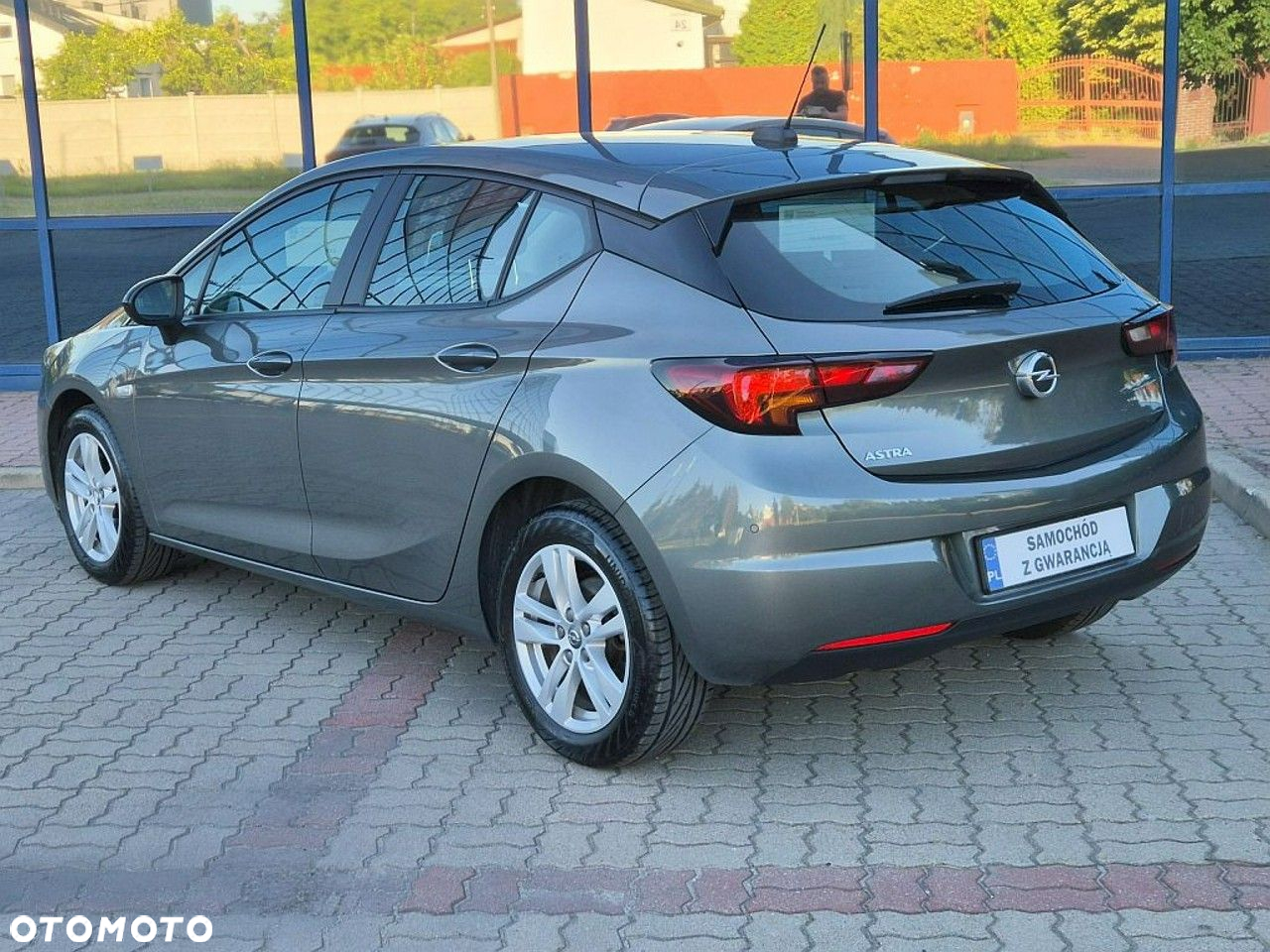 Opel Astra V 1.2 T Edition S&S - 12
