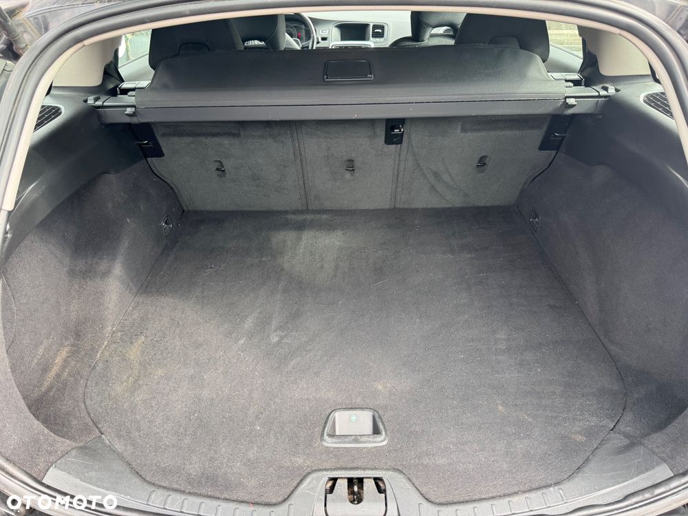 Volvo V60 D2 Momentum - 14