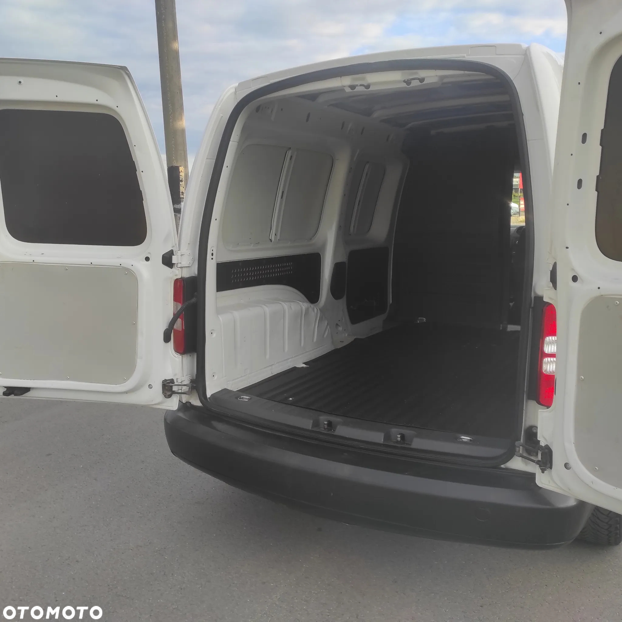 Volkswagen Caddy - 32