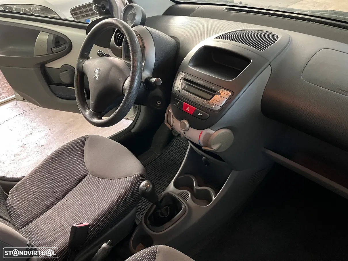 Peugeot 107 1.0 Trendy - 13