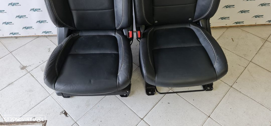 Bancos em Pele Mitsubishi Outlander 2017 com Airbags - 3