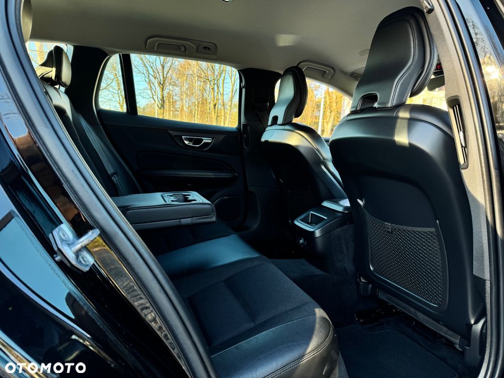 Volvo V60 D4 Geartronic Momentum Pro - 11