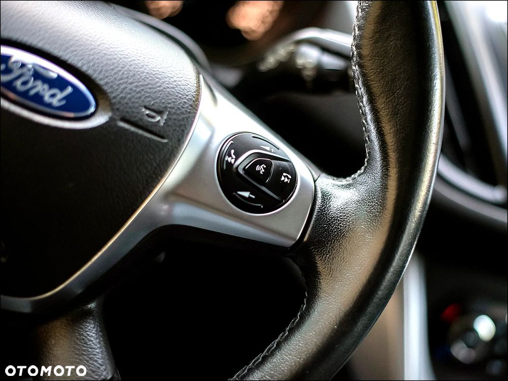 Ford Kuga - 17