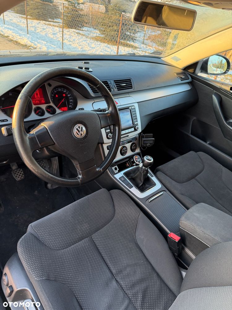 Volkswagen Passat 2.0 TDI DPF Comfortline - 8