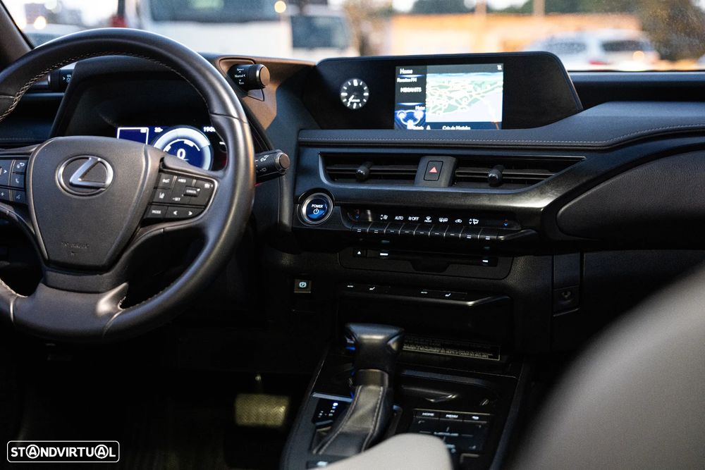 Lexus UX 250h Special Edition (LCA) - 16