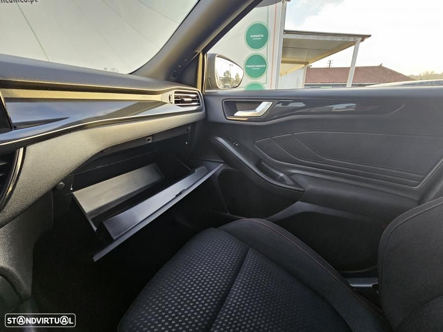 Ford Focus 1.0 EcoBoost MHEV ST-Line - 18