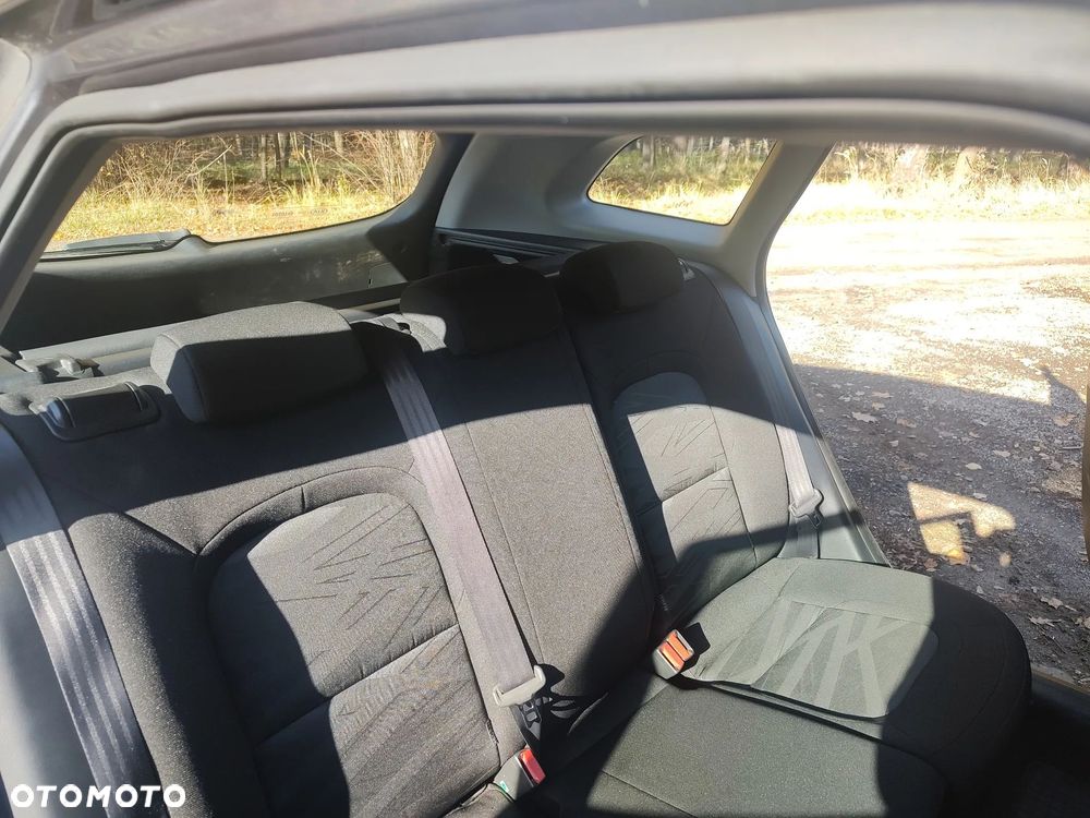 Kia Ceed - 10
