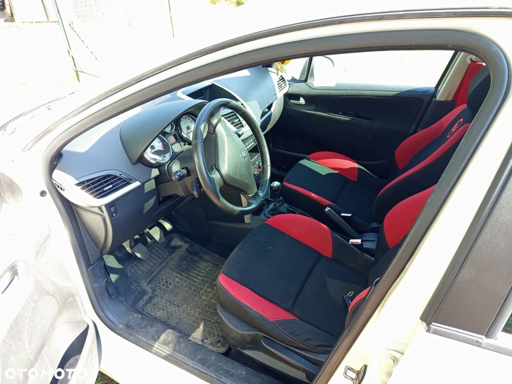 Peugeot 207 95 VTi Family - 9