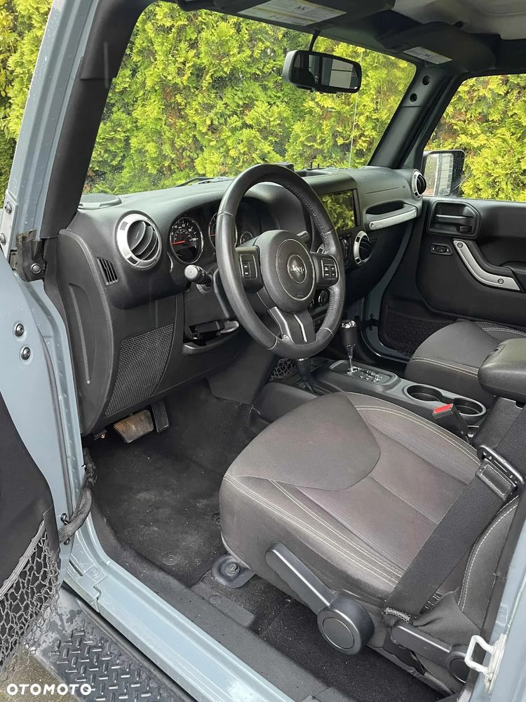 Jeep Wrangler 3.6 Unlim Sahara - 6