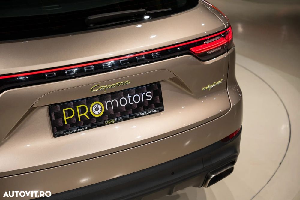 Porsche Cayenne - 22
