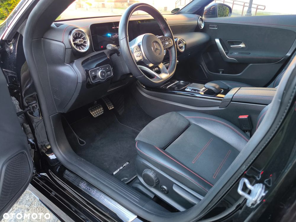 Mercedes-Benz CLA 220 AMG Line 7G-DCT - 3