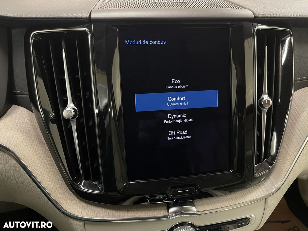 Volvo XC 60 B4 MHEV AWD Inscription - 21