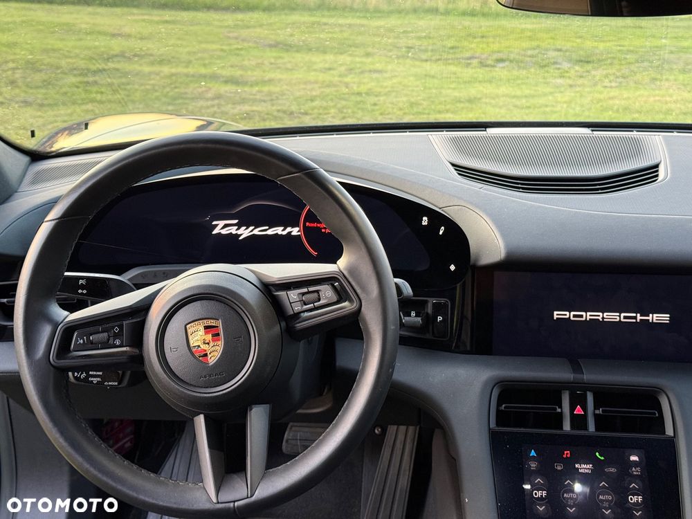 Porsche Taycan - 15