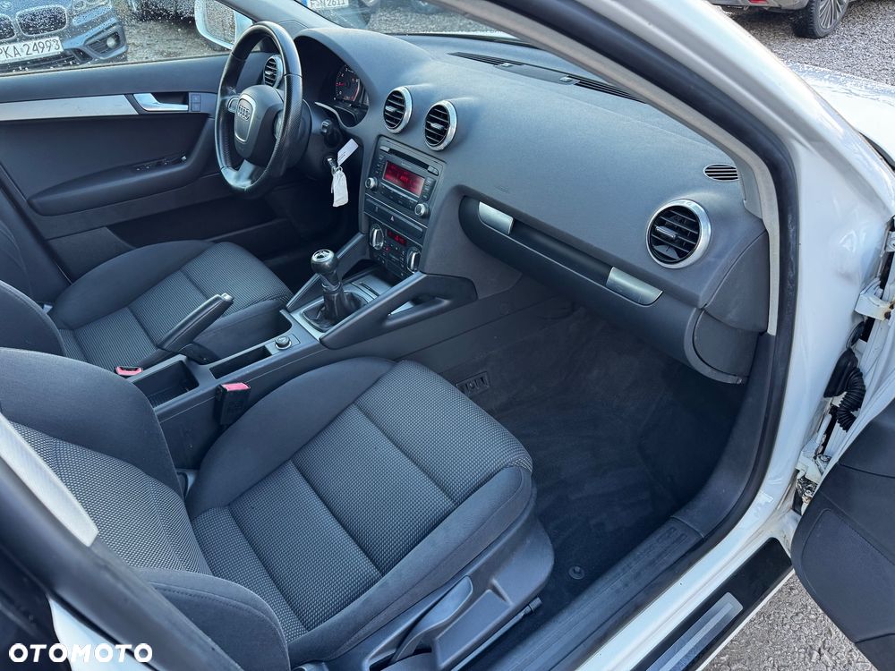 Audi A3 Sportback 1.6 Ambiente - 20