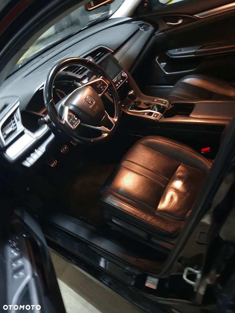 Honda Civic 1.5 T Executive - 31