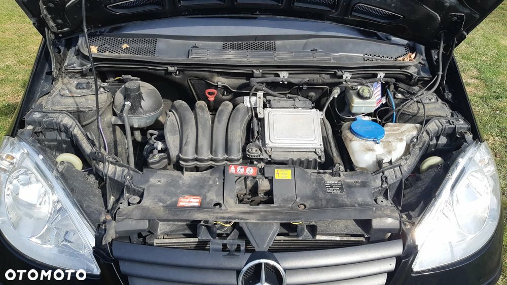 Mercedes-Benz Klasa A 150 Classic Edition 10 - 12