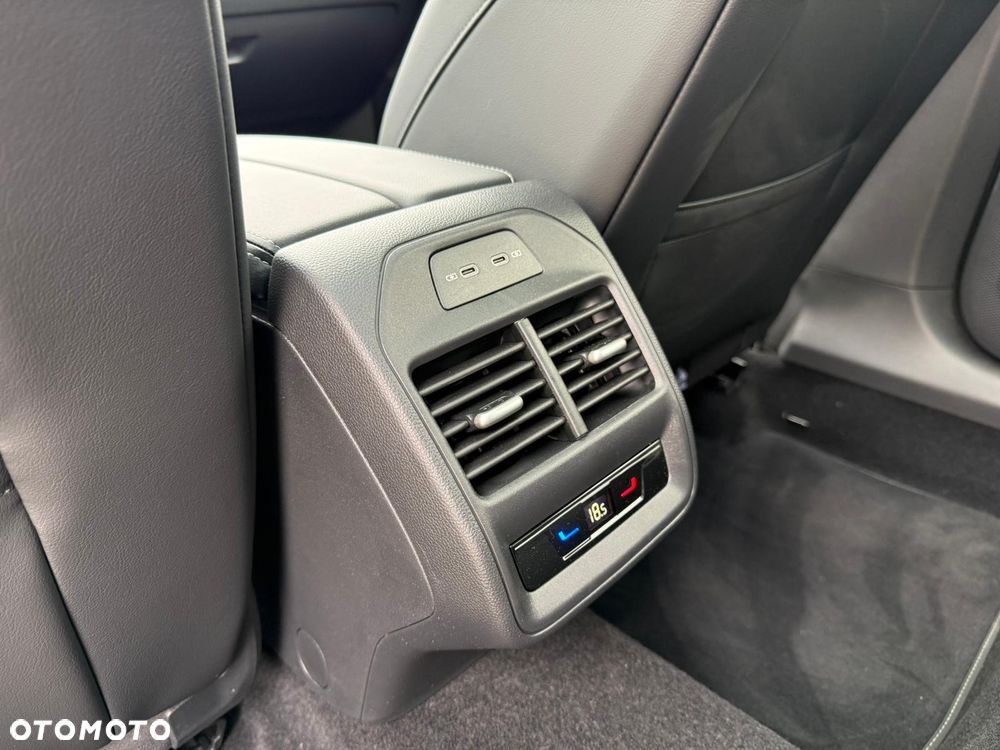 Volkswagen Passat - 14