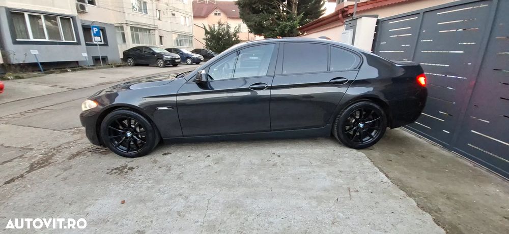 BMW Seria 5 530d xDrive AT - 11