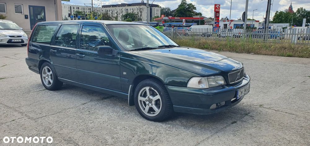 Volvo V70 2.4 - 18