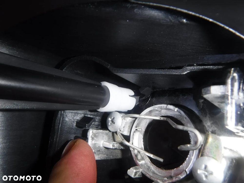audi a3 8p lampa przód lewa przednia nowa z uszk - 2