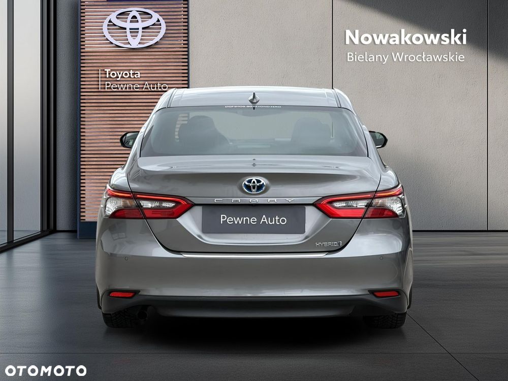 Toyota Camry 2.5 Hybrid Prestige CVT - 6