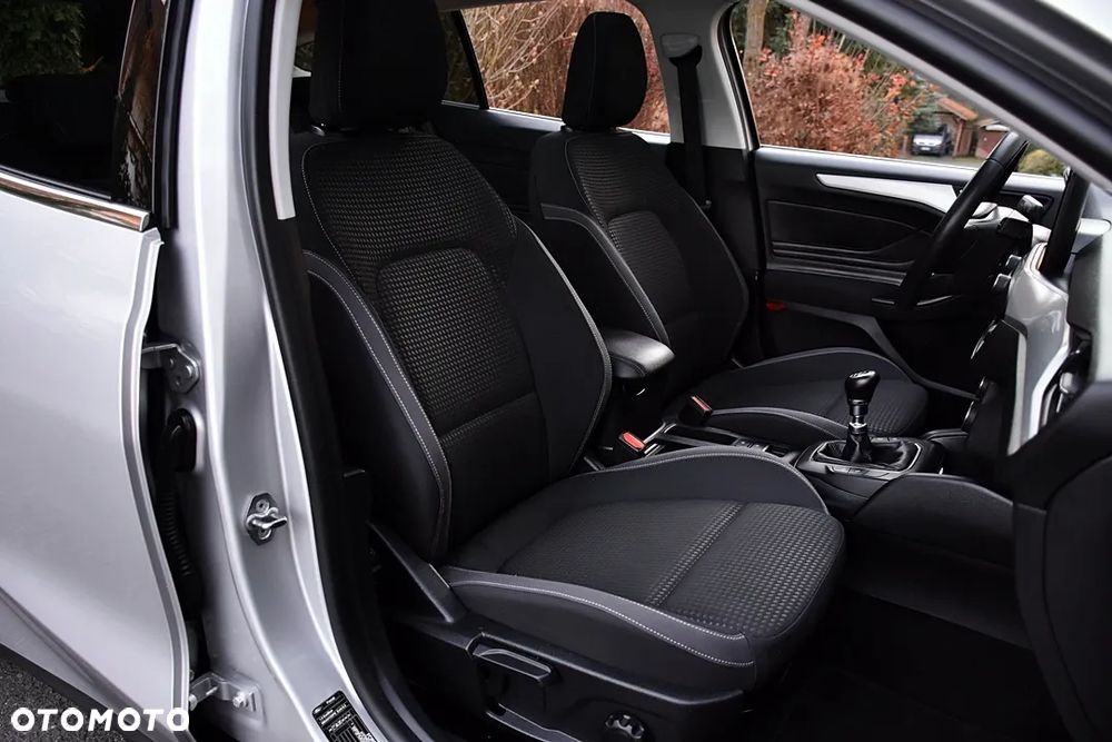 Ford Focus 1.5 EcoBlue Start-Stopp-System TITANIUM DESIGN - 35