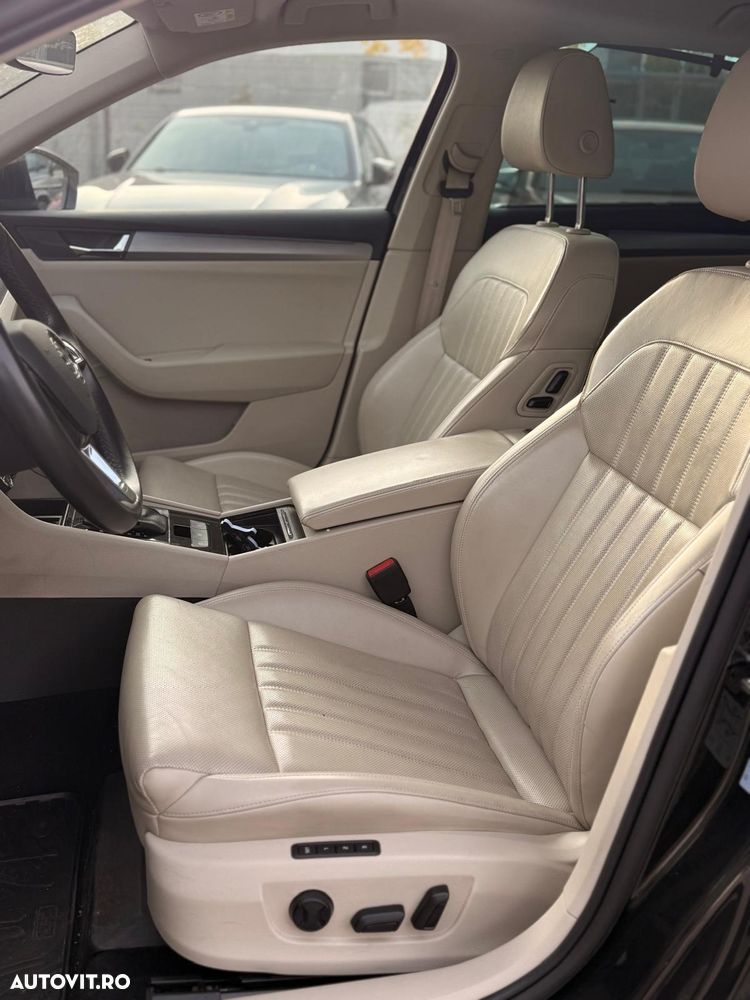 Skoda Superb 2.0 TDI 4x4 DSG Premium Edition - 8