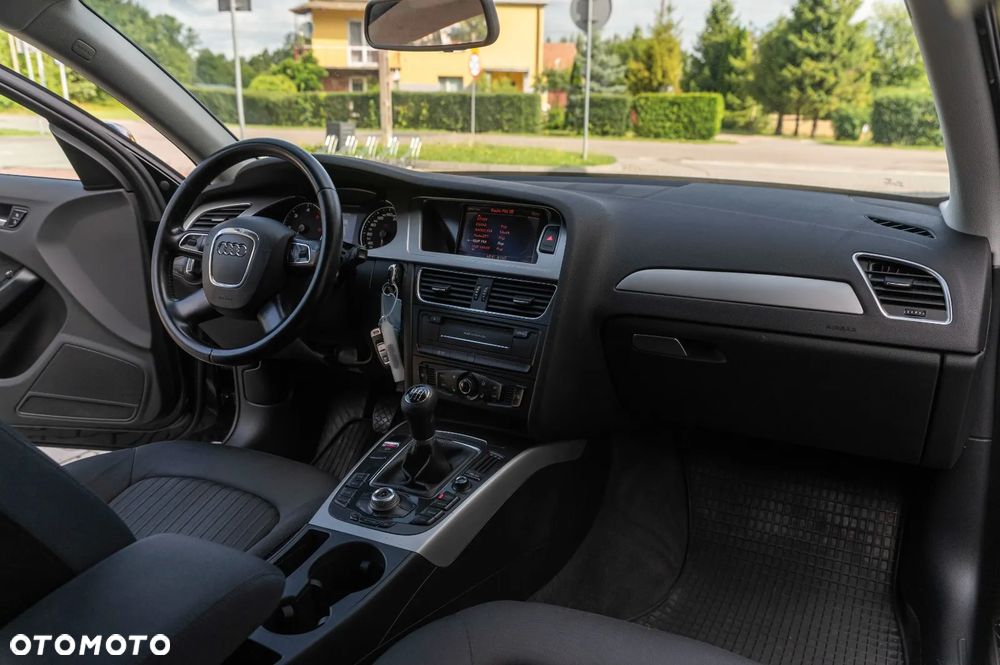 Audi A4 Avant 2.0 TDI S tronic - 28