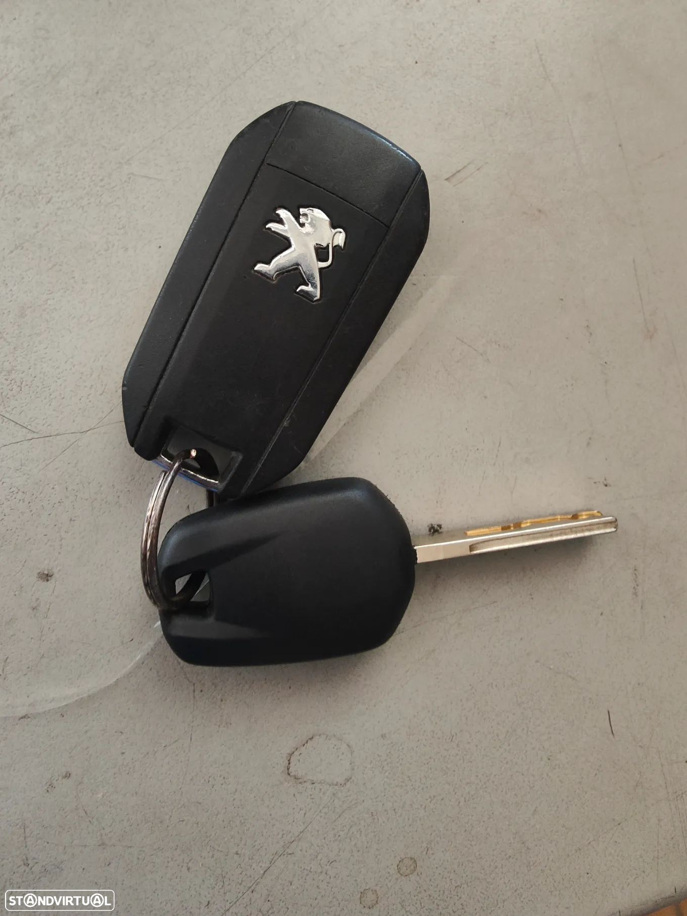 Peugeot 208 1.6 BlueHDi Allure - 13