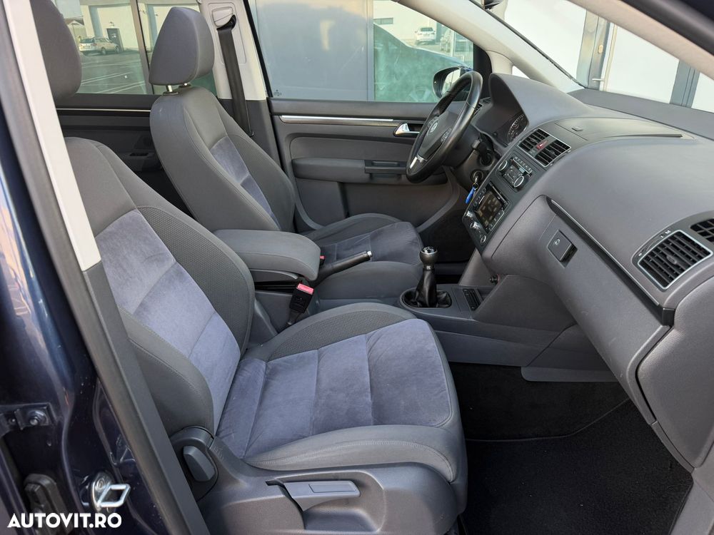 Volkswagen Touran 1.6 TDI DPF BlueMotion Technology Highline - 8