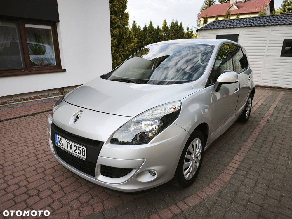 Renault Scenic 1.6 16V 110 TomTom Edition - 1