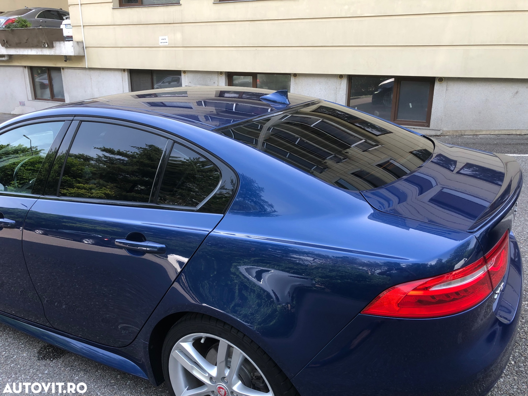 Jaguar XE 2.0 AWD R-Sport - 8