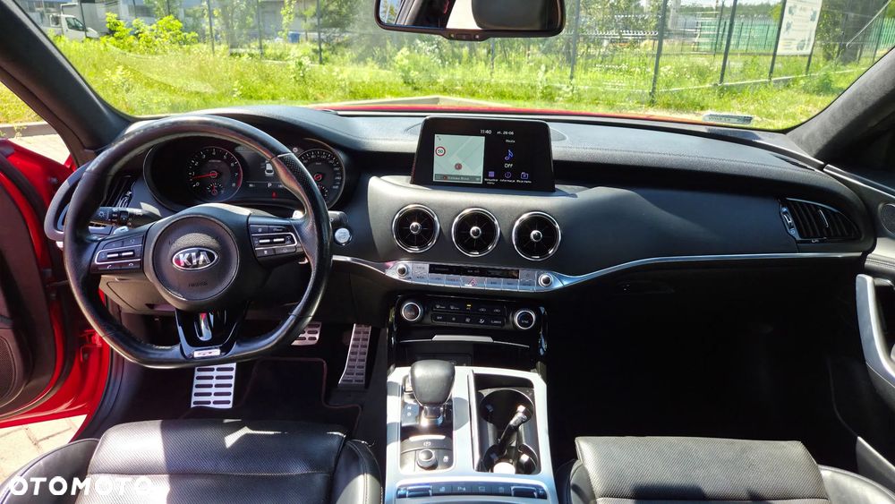 Kia Stinger - 10