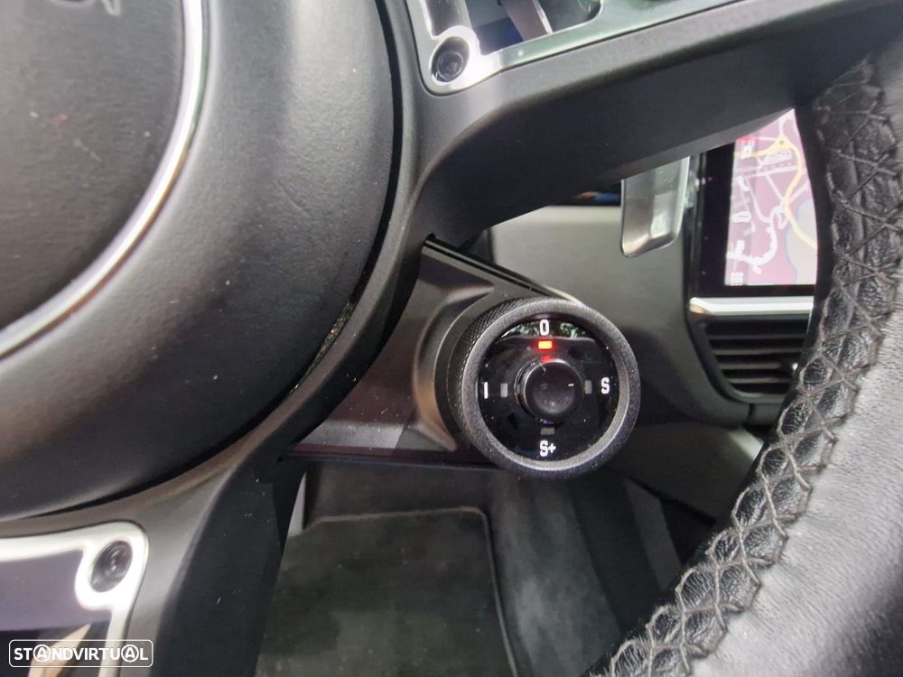 Porsche Cayenne Turbo - 61