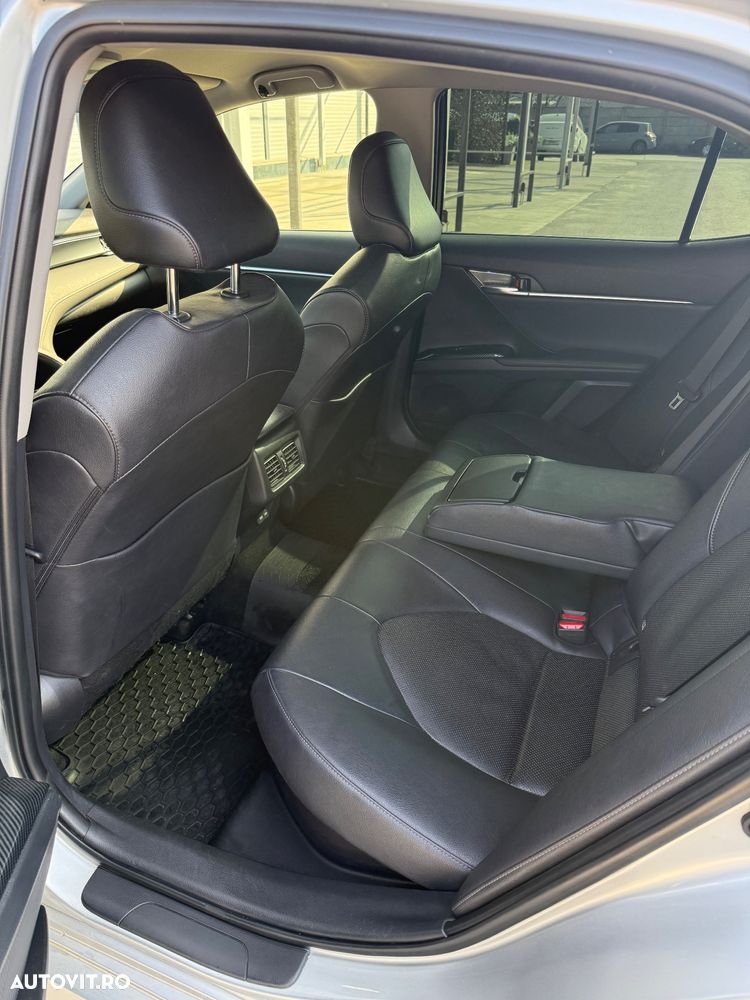 Toyota Camry 2.5 Exclusive - 9