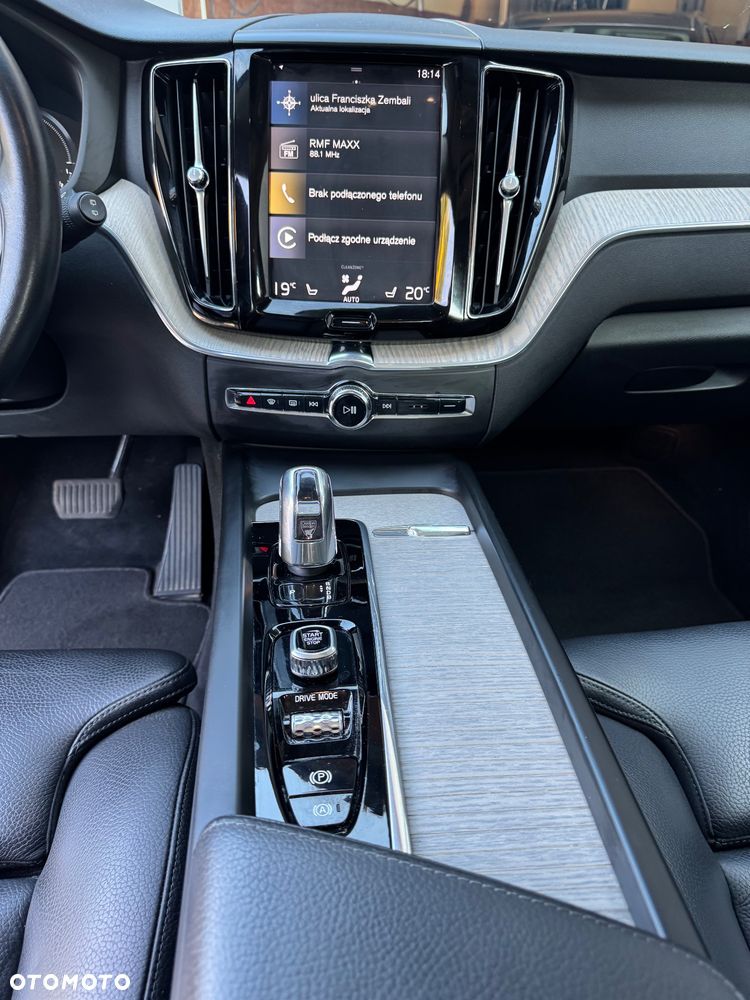 Volvo XC 60 T8 AWD Plug-In Hybrid Inscription - 33