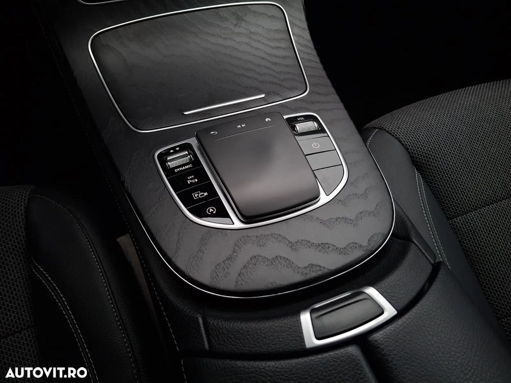 Mercedes-Benz E 200 9G-TRONIC - 29