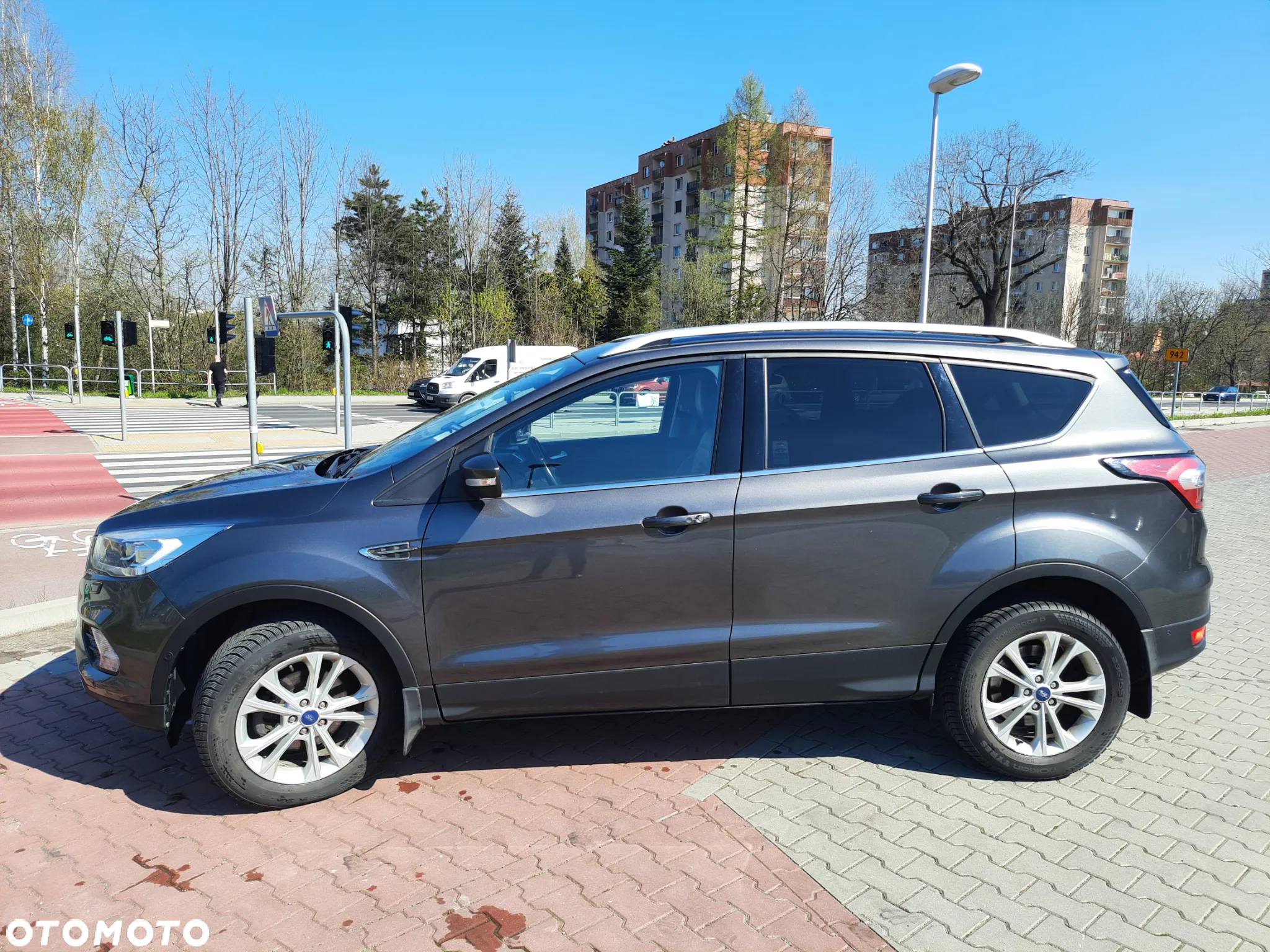 Ford Kuga 1.5 EcoBoost FWD Titanium ASS GPF - 4