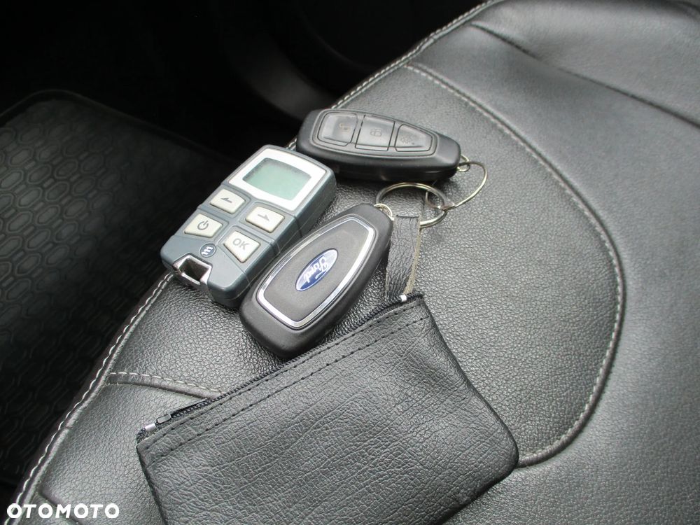 Ford Kuga 2.0 TDCi 4WD Titanium Plus - 40