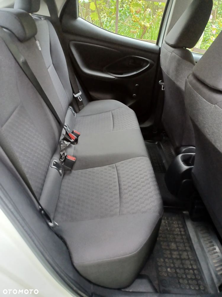 Toyota Yaris - 14