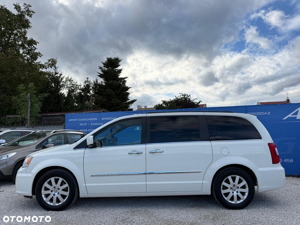 Chrysler Town & Country 3.6 Limited - 9