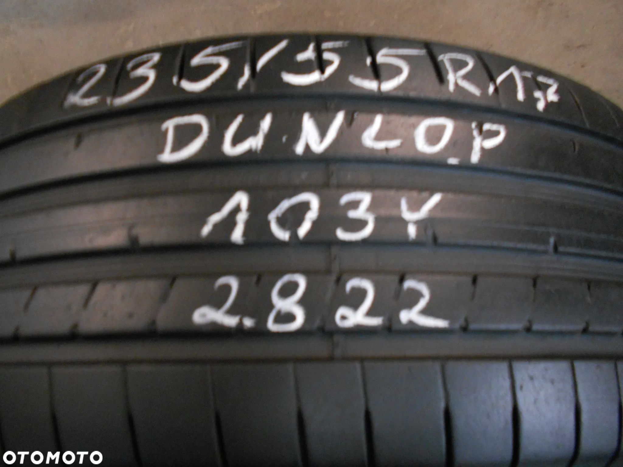 OPONA POJEDYNKA  235/55R17 DUNLOP SPORT MAXX RT2 DOT 2822 7.3MM - 1
