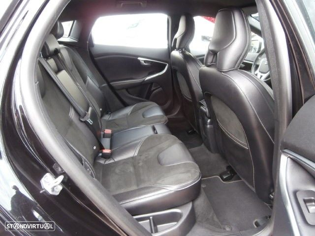 Volvo V40 2.0 D2 R-Design - 32