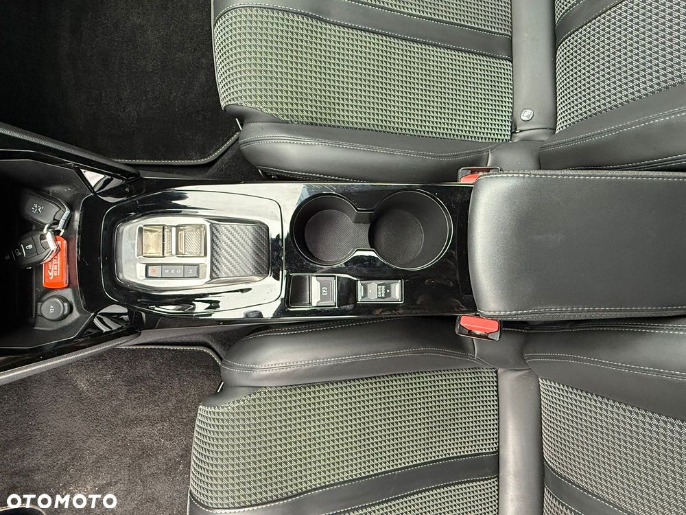 Peugeot 2008 PureTech 130 EAT8 GT Pack - 20